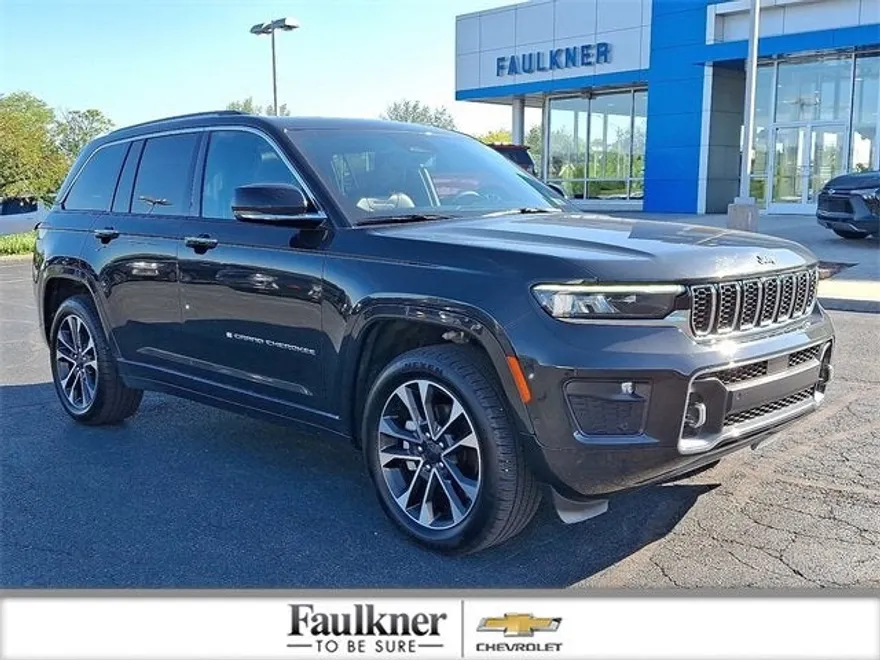 2023 Jeep Grand Cherokee Overland photo 1