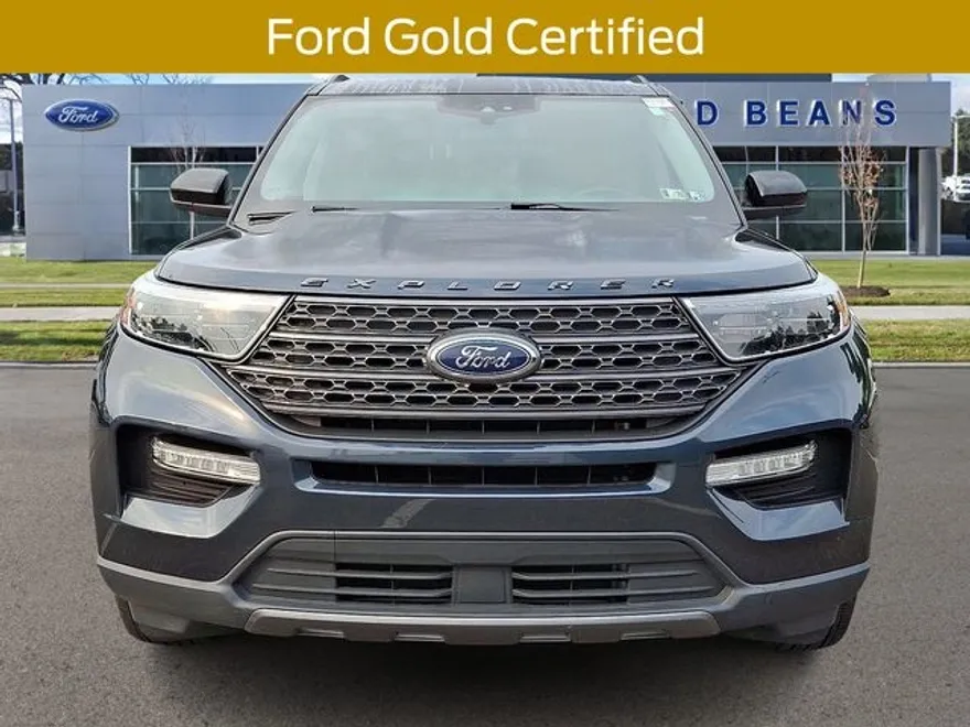2022 Ford Explorer XLT photo 1
