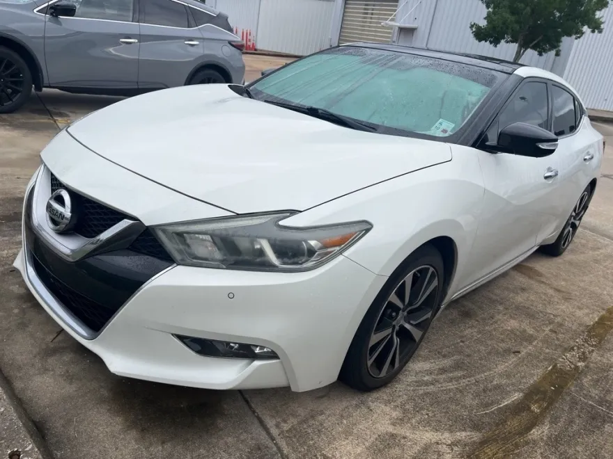2017 Nissan Maxima SL photo 1