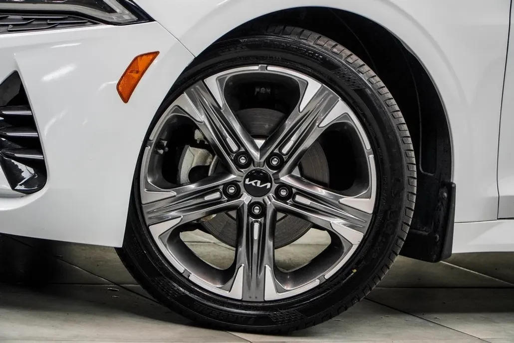 2023 Kia K5 EX photo 1