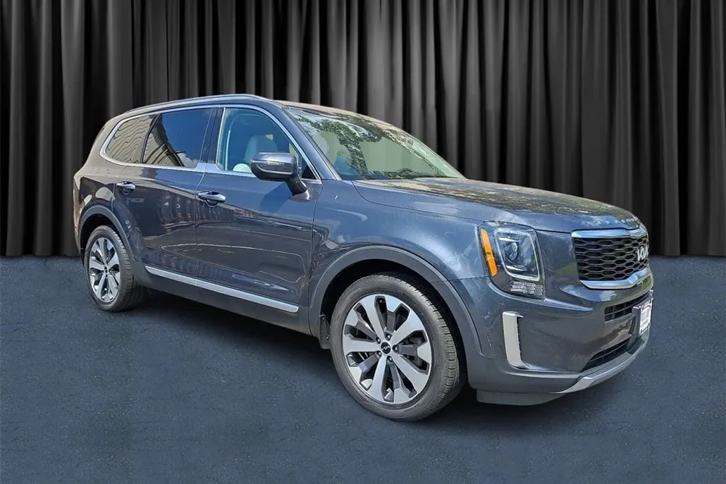 2022 Kia Telluride S photo 1