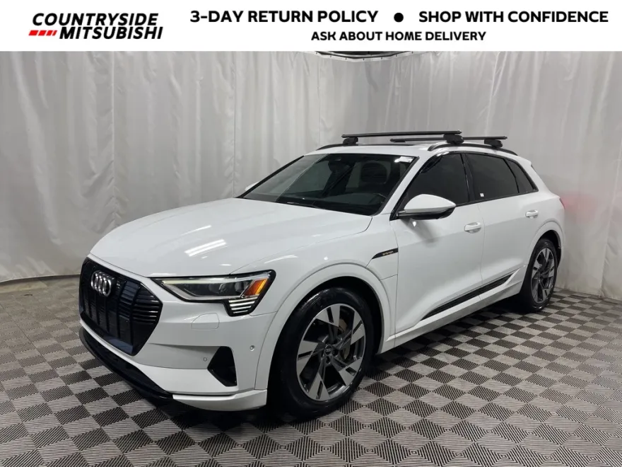 2021 Audi e-tron Premium photo 1