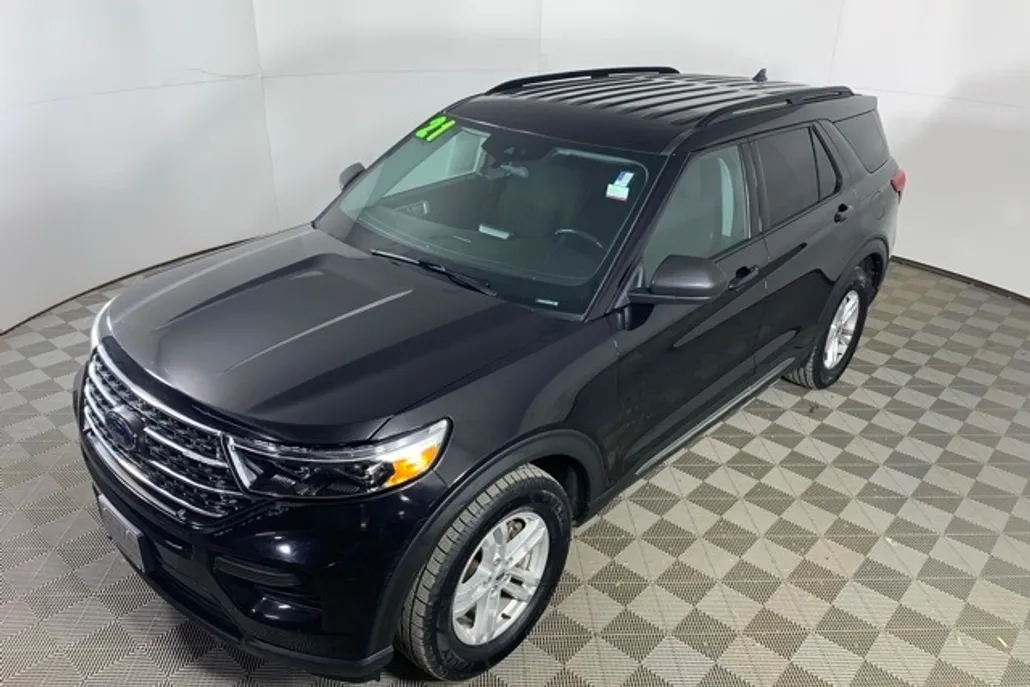 2021 Ford Explorer XLT photo 1