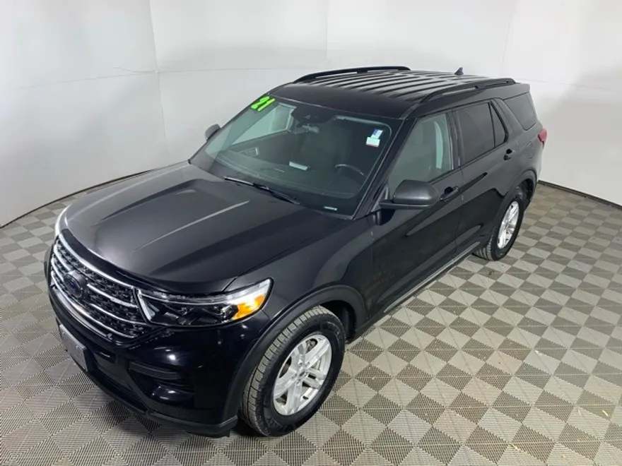 2021 Ford Explorer XLT photo 1