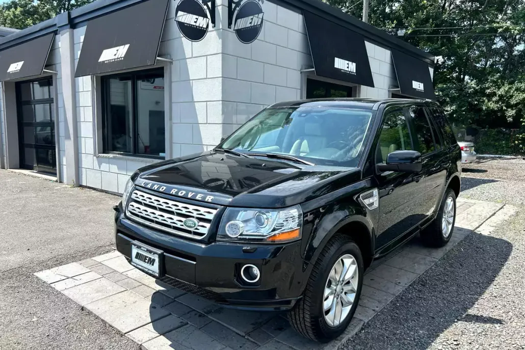 2014 Land Rover LR2 HSE photo 1