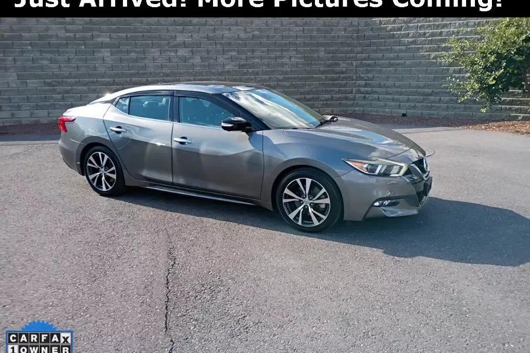 2017 Nissan Maxima Platinum photo 1