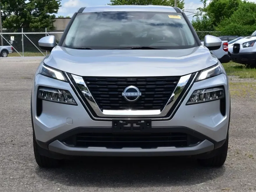 2023 Nissan Rogue SV photo 1