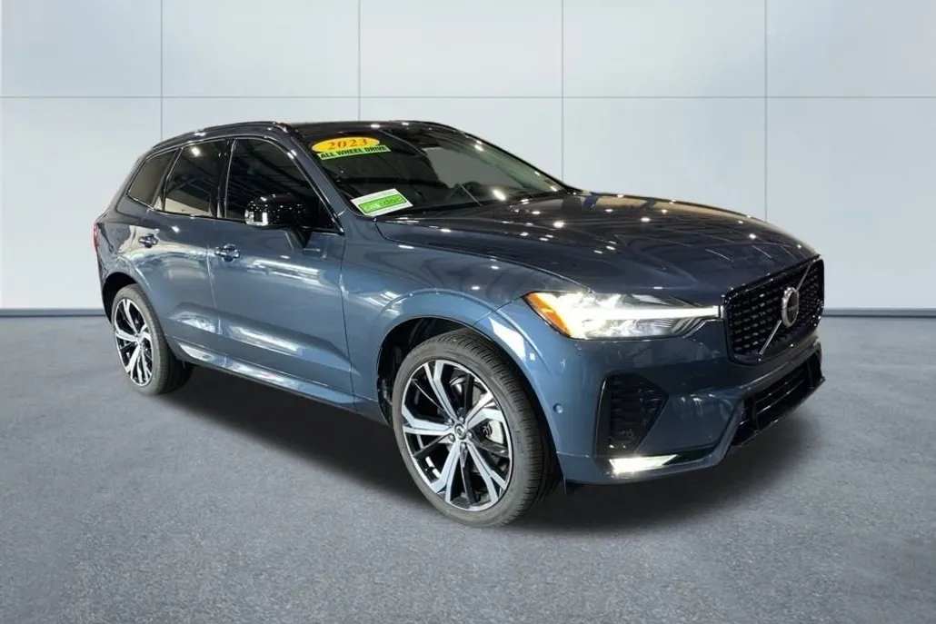 2023 Volvo XC60 Ultimate photo 1