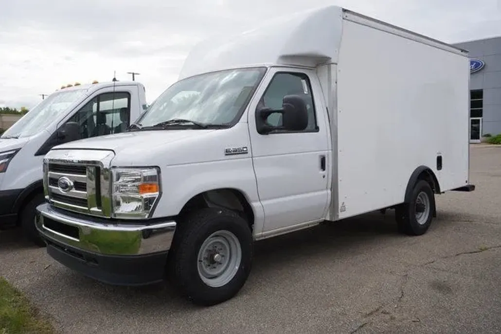 2023 Ford E-350 photo 1