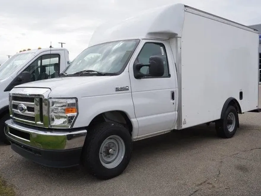 2023 Ford E-350 photo 1