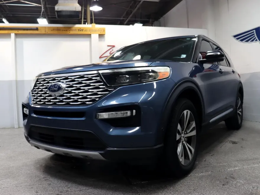 2020 Ford Explorer Platinum photo 1