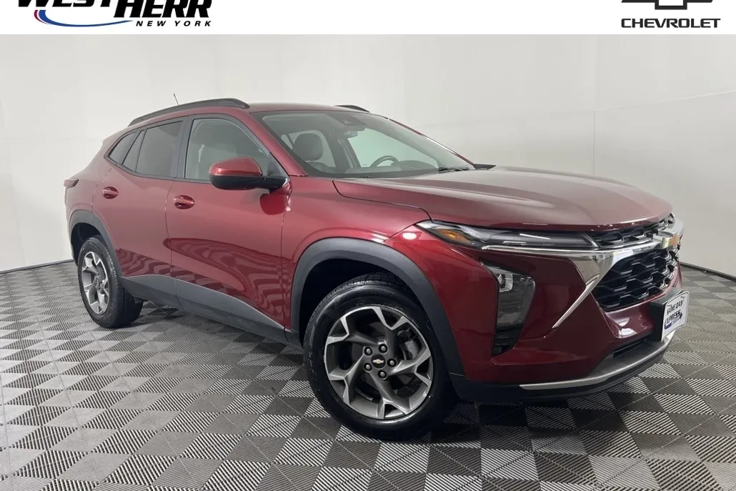 2024 Chevrolet Trax LT photo 1