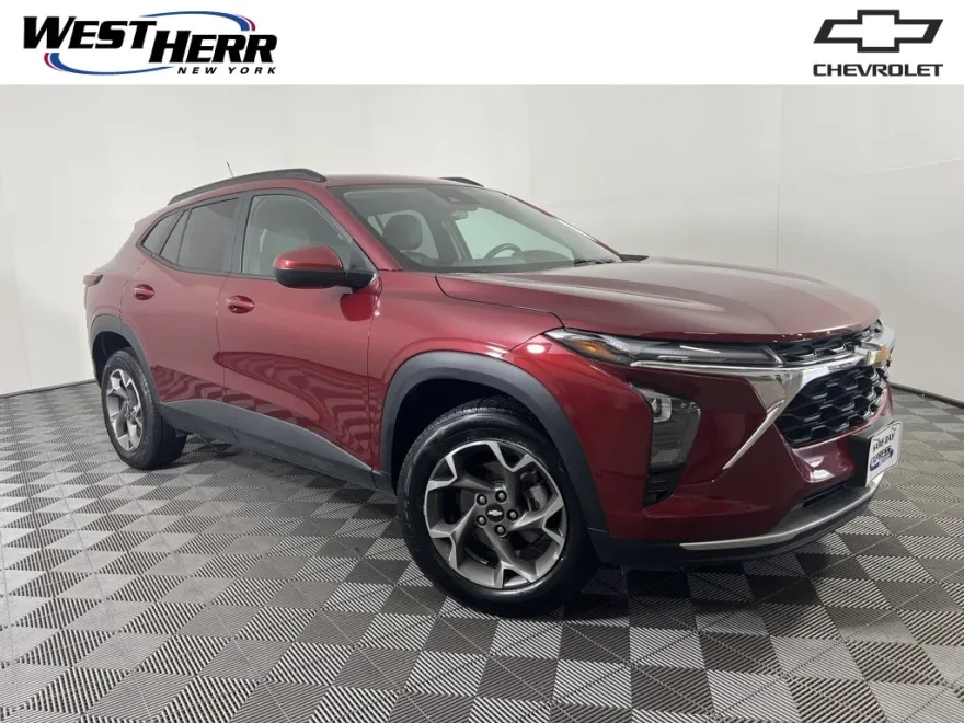 2024 Chevrolet Trax LT photo 1