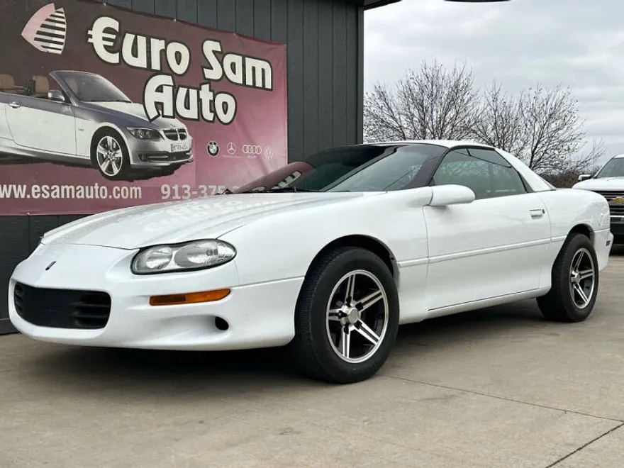 2000 Chevrolet Camaro Sport photo 1