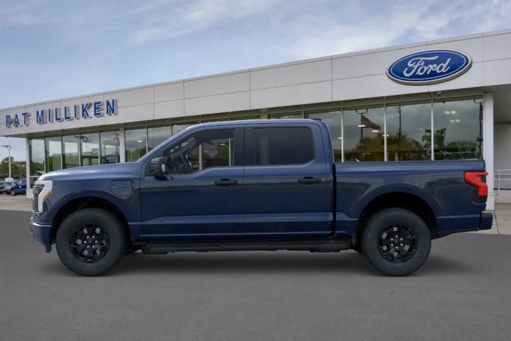 2025 Ford F-150 Lightning XLT photo 1