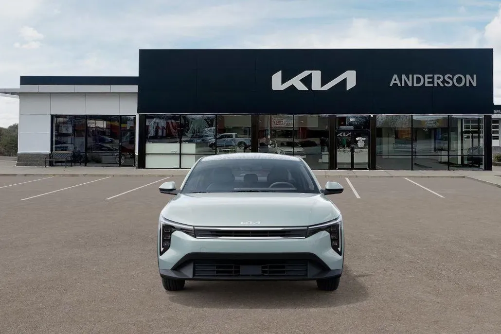 2025 Kia K4 LX photo 1