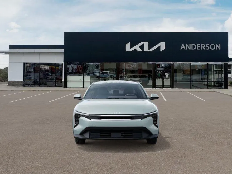2025 Kia K4 LX photo 1