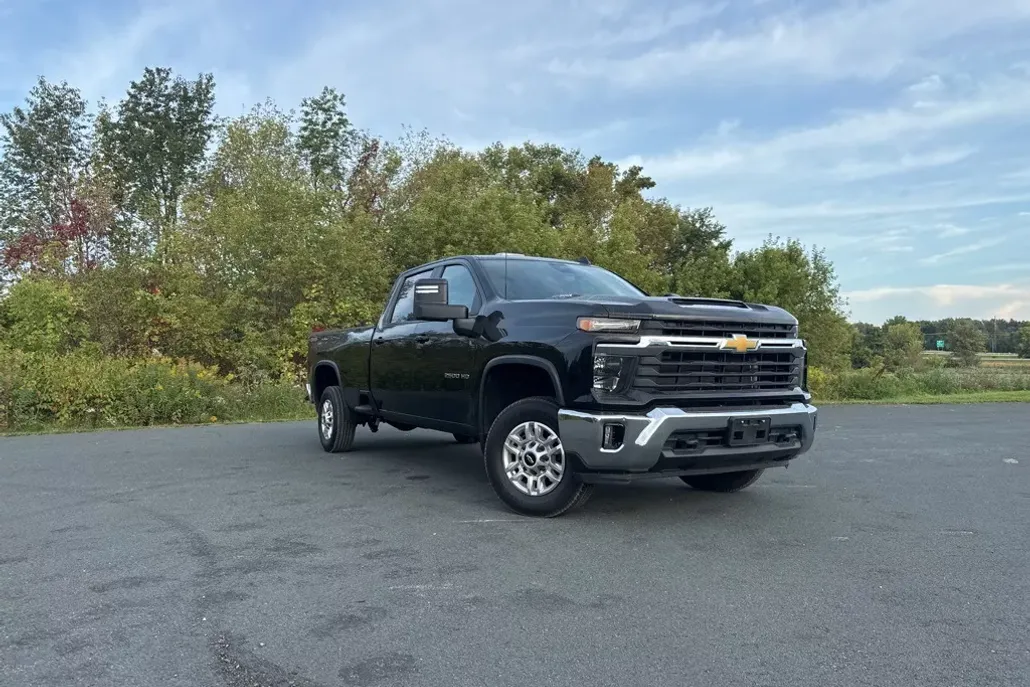 2024 Chevrolet Silverado 2500HD LT photo 1