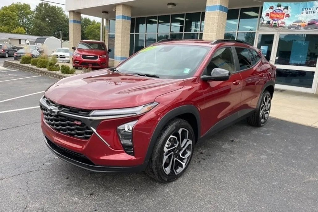 2024 Chevrolet Trax photo 1