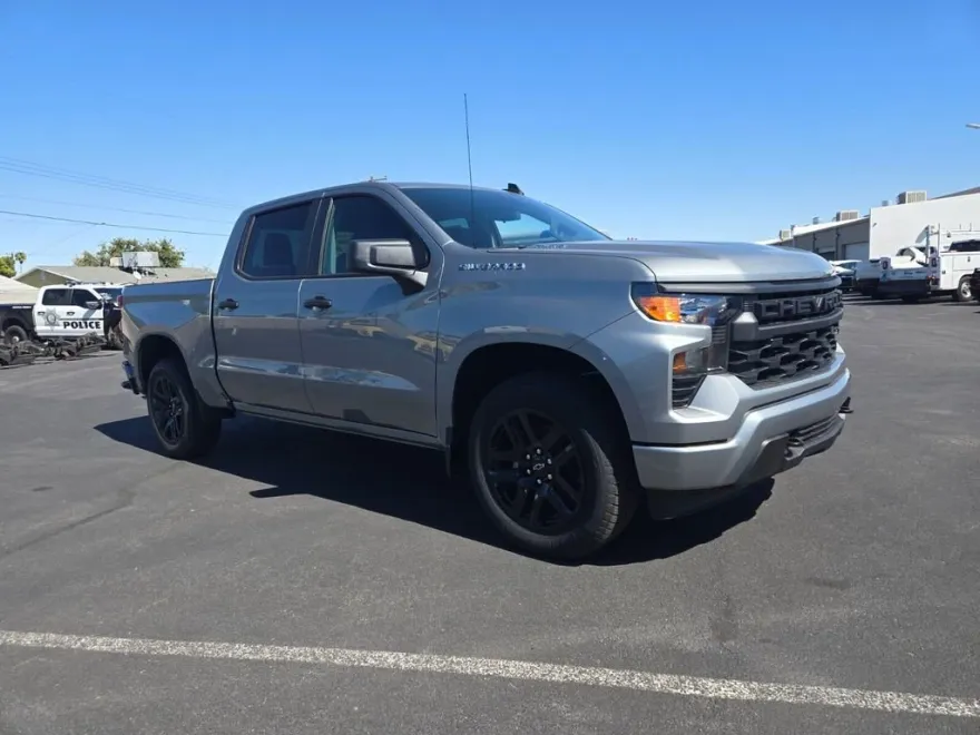 2026 Chevrolet Silverado 1500 Custom photo 1