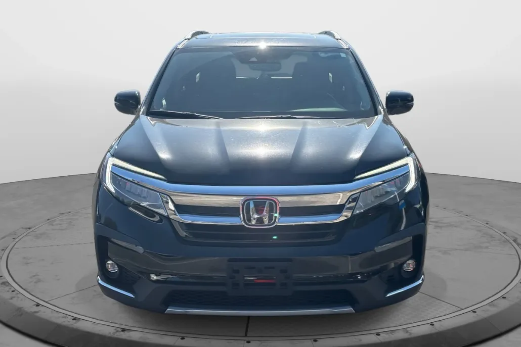 2022 Honda Pilot Touring photo 1