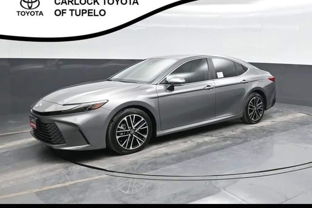 2025 Toyota Camry photo 1