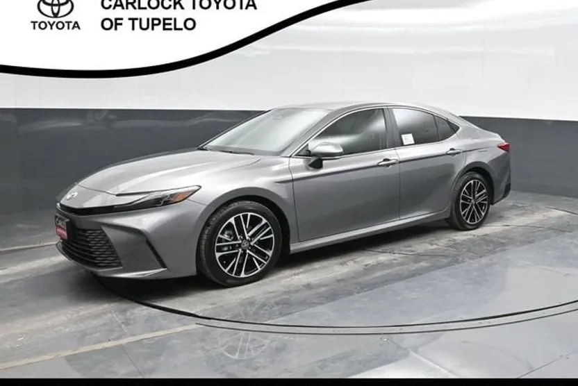 2025 Toyota Camry photo 1