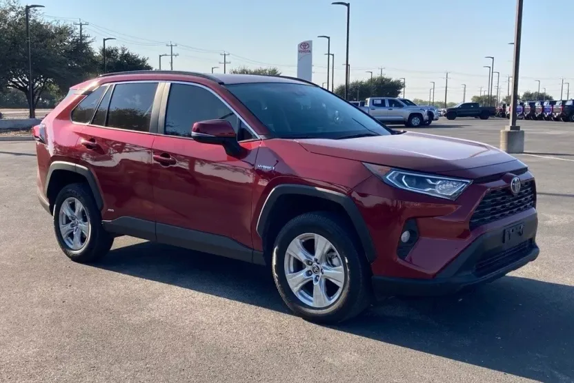 2021 Toyota RAV4 Hybrid XLE photo 1