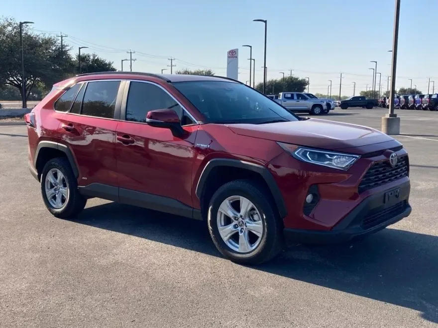 2021 Toyota RAV4 Hybrid XLE photo 1