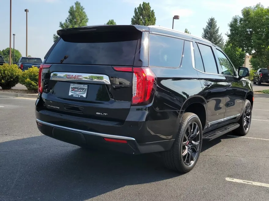 2024 Gmc Yukon SLT photo 1
