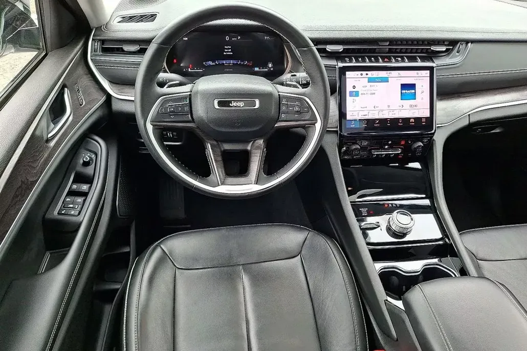 2022 Jeep Grand Cherokee Limited photo 1