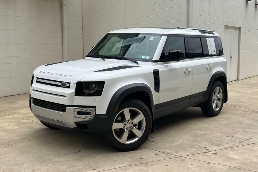 2024 Land Rover Defender 110 S photo 1