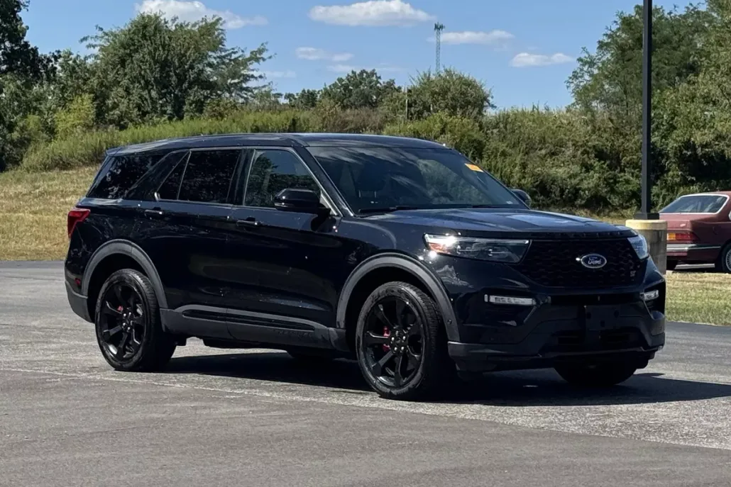 2021 Ford Explorer ST photo 1