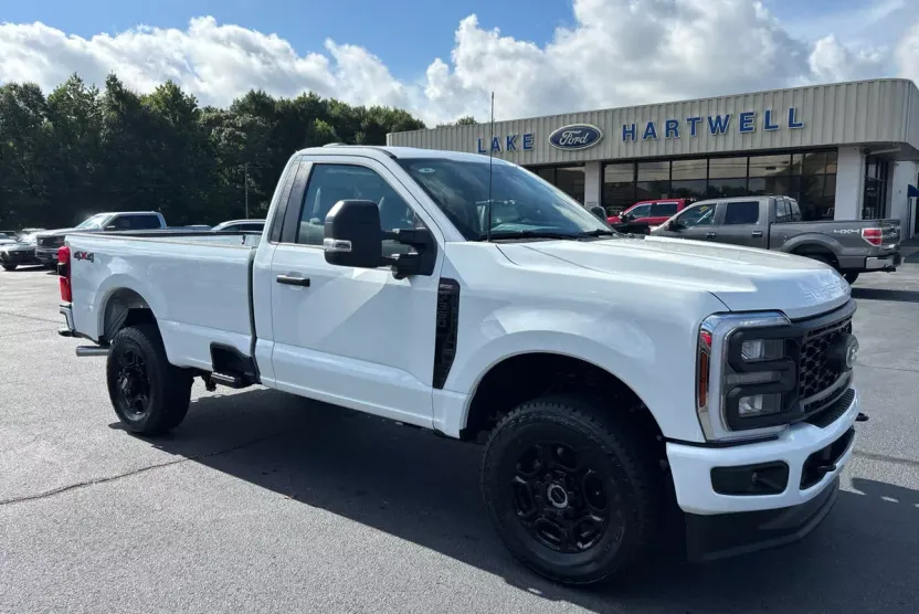 2025 Ford F-350 XL photo 1