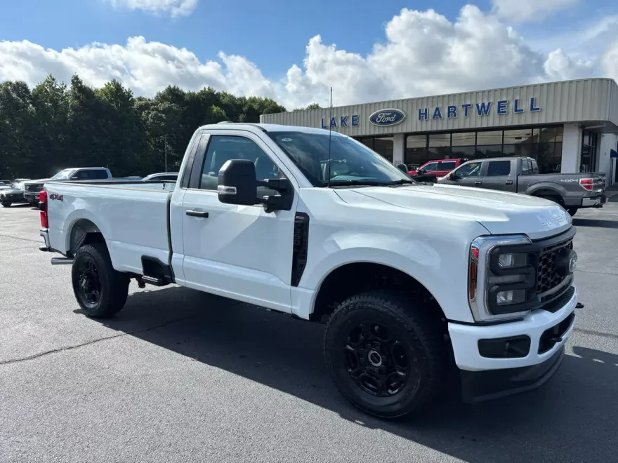 2025 Ford F-350 XL photo 1