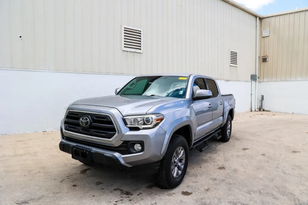 2018 Toyota Tacoma SR5 Limited photo 1
