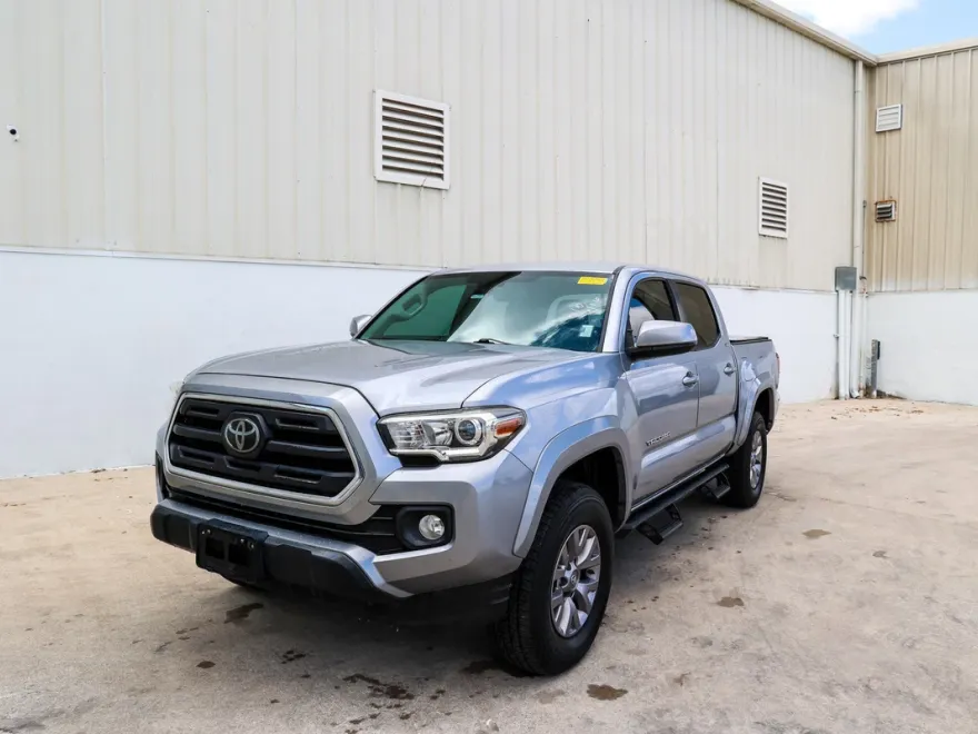 2018 Toyota Tacoma SR5 Limited photo 1