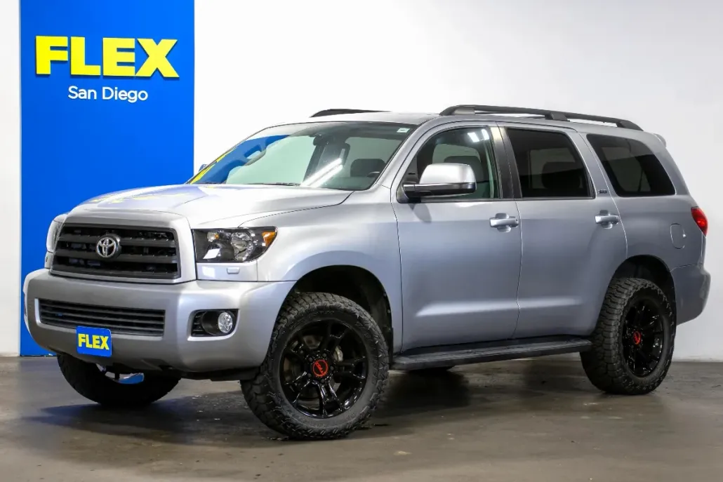 2016 Toyota Sequoia SR5 Sport photo 1