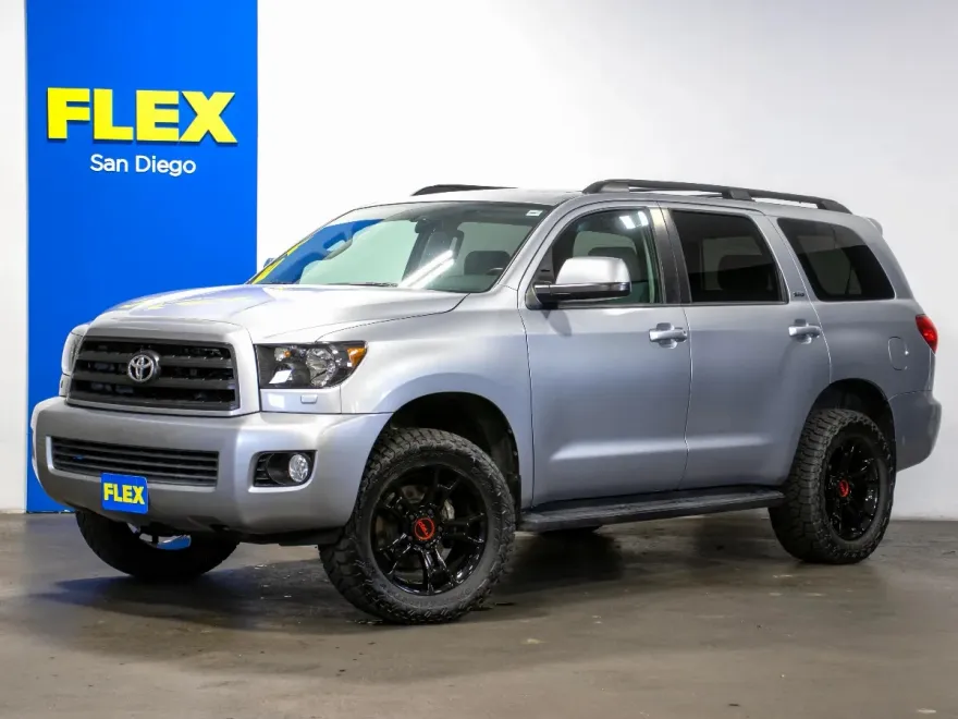2016 Toyota Sequoia SR5 Sport photo 1