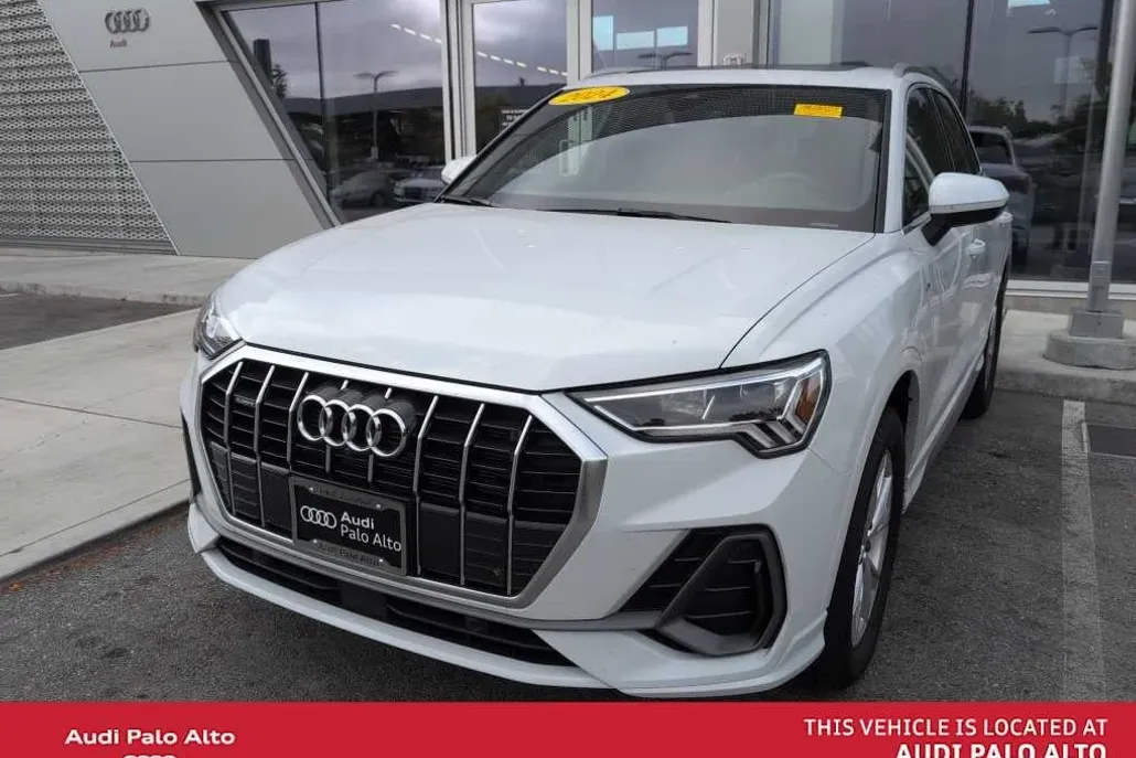 2024 Audi Q3 S line Premium Plus photo 1