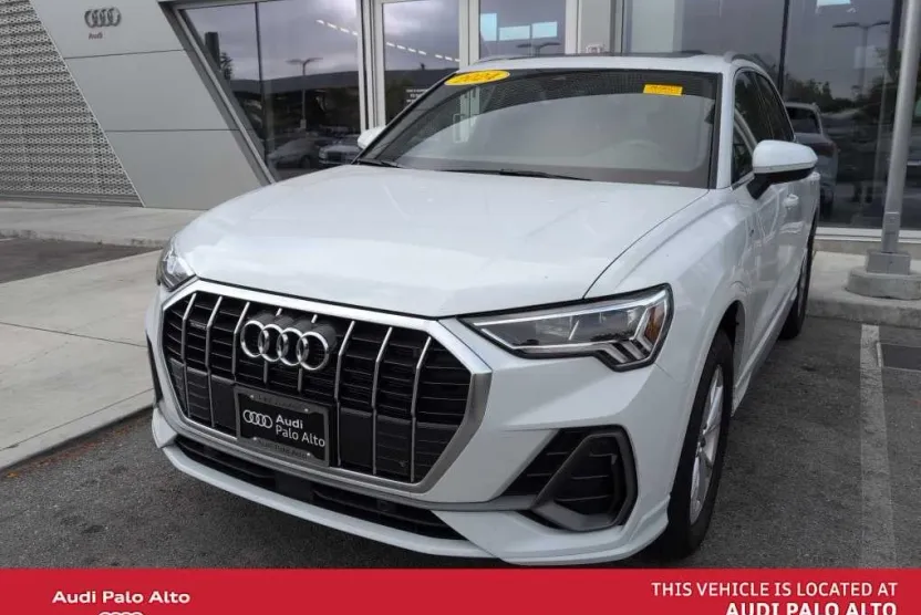 2024 Audi Q3 S line Premium Plus photo 1
