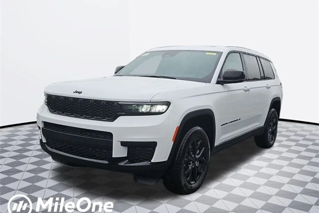 2025 Jeep Grand Cherokee Laredo Sport photo 1