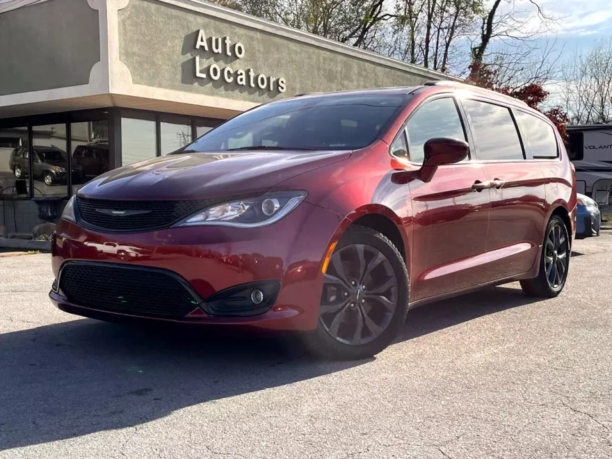 2018 Chrysler Pacifica Touring Plus photo 1