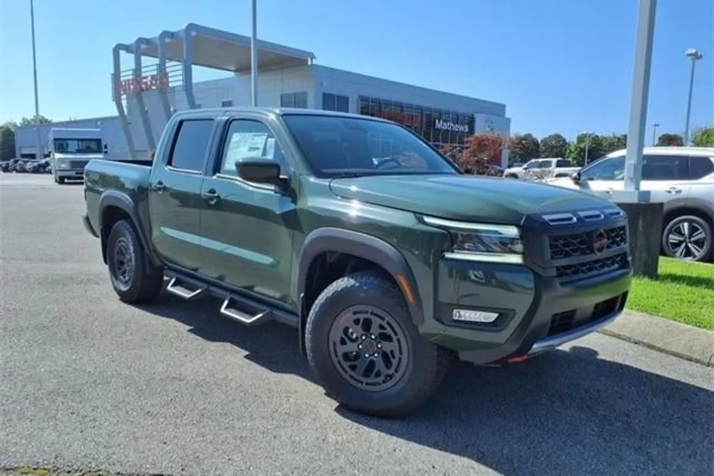 2025 Nissan Frontier Crew Cab PRO-4X photo 1