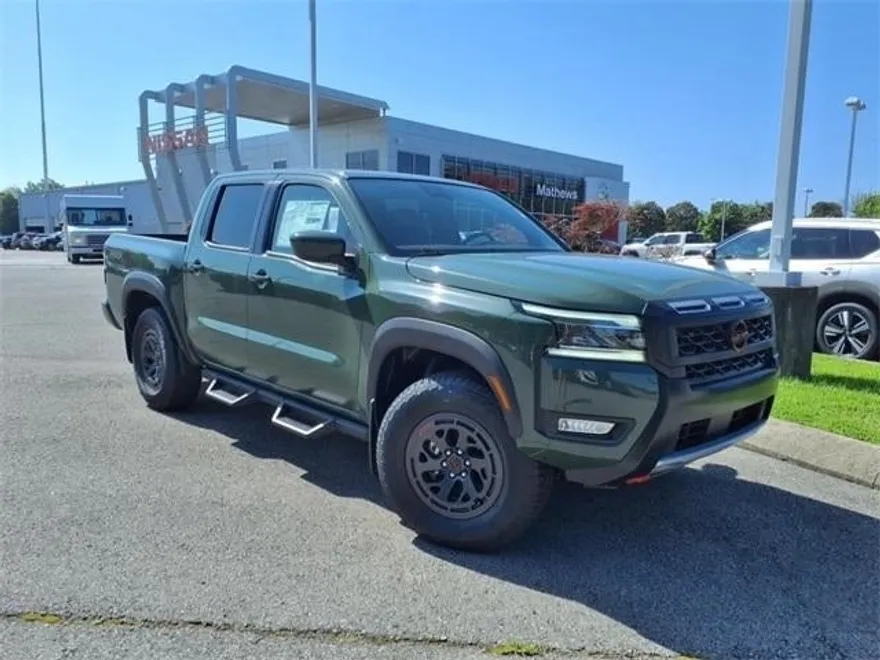 2025 Nissan Frontier Crew Cab PRO-4X photo 1