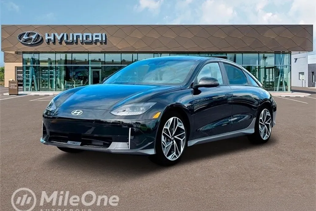 2025 Hyundai Ioniq SEL photo 1