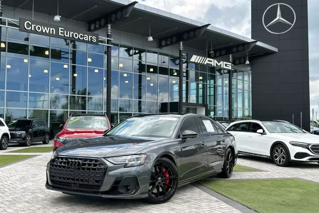 2023 Audi S8 4.0T photo 1