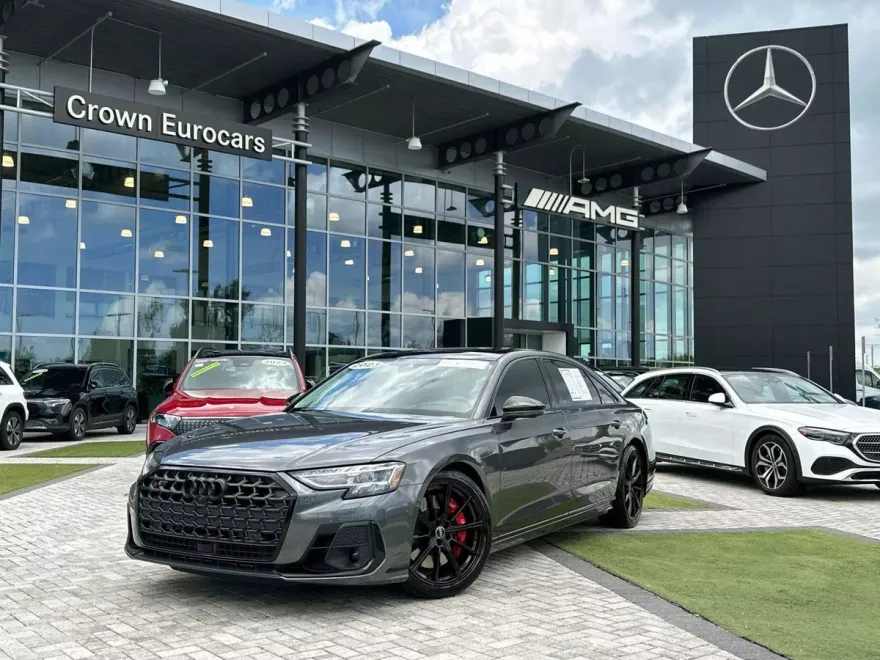 2023 Audi S8 4.0T photo 1