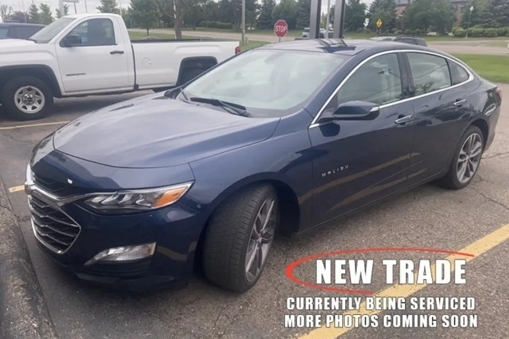 2022 Chevrolet Malibu Premier photo 1