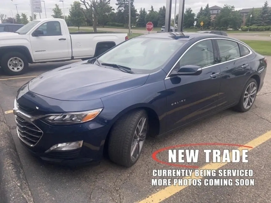 2022 Chevrolet Malibu Premier photo 1